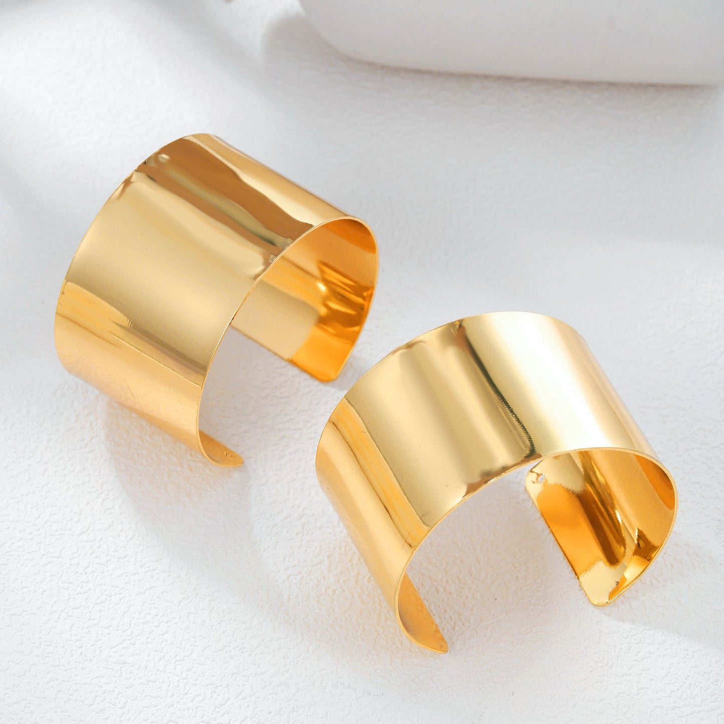 European and American cross-border hand jewelry personalized retro niche geometric smooth surface open bracelet simple design wide bracelet women