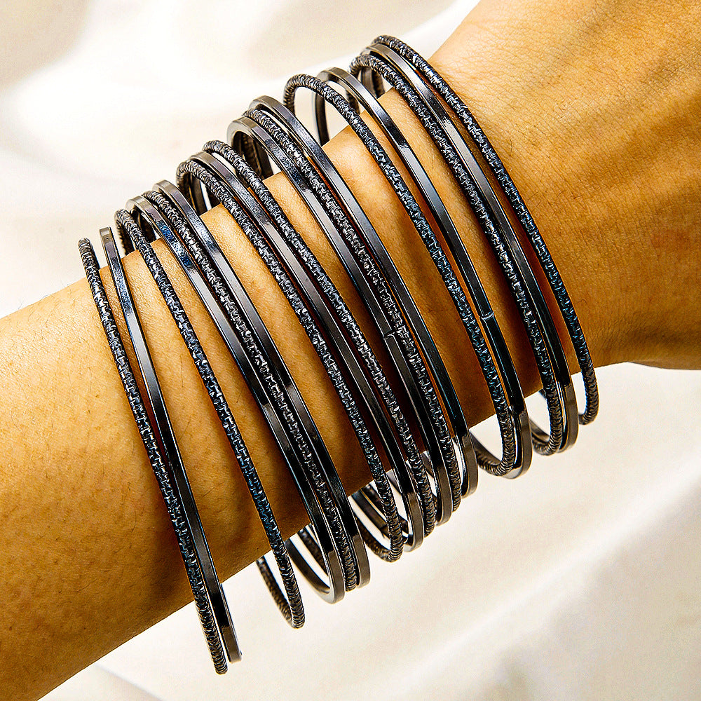 Cross-border hot-selling European and American jewelry, fashionable and atmospheric metal bracelets 17 sets of plain rings stacked bracelets, bracelets for women